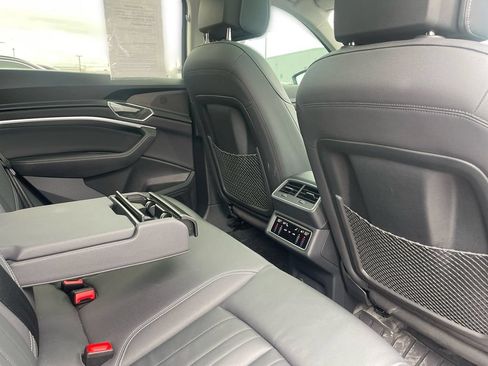 Used 2022 Audi e-tron Premium AWD/4WD image 25