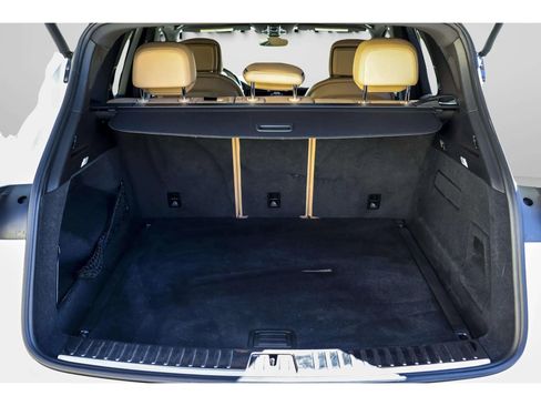 Used 2019 Porsche Cayenne image 30