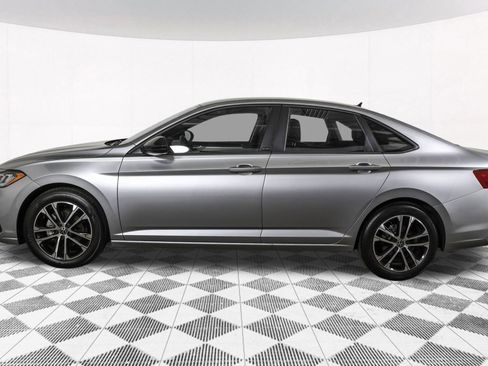 Used 2025 Volkswagen Jetta Sport FWD image 19