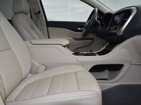 Used 2021 GMC Acadia Denali w/ Denali Technology Package image 25