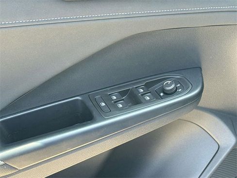 New 2025 Volkswagen Taos SE image 23