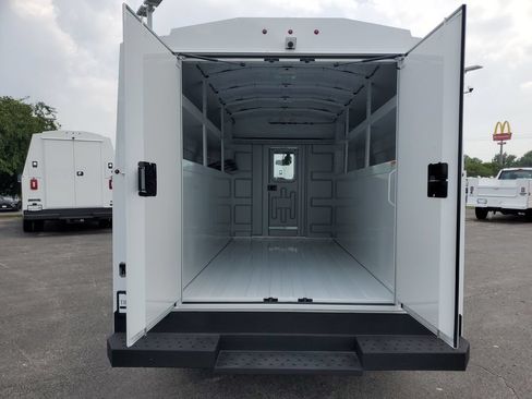 New 2027 Ford E-350 and Econoline 350 Super Duty w/ Power Equipment Group RWD image 12