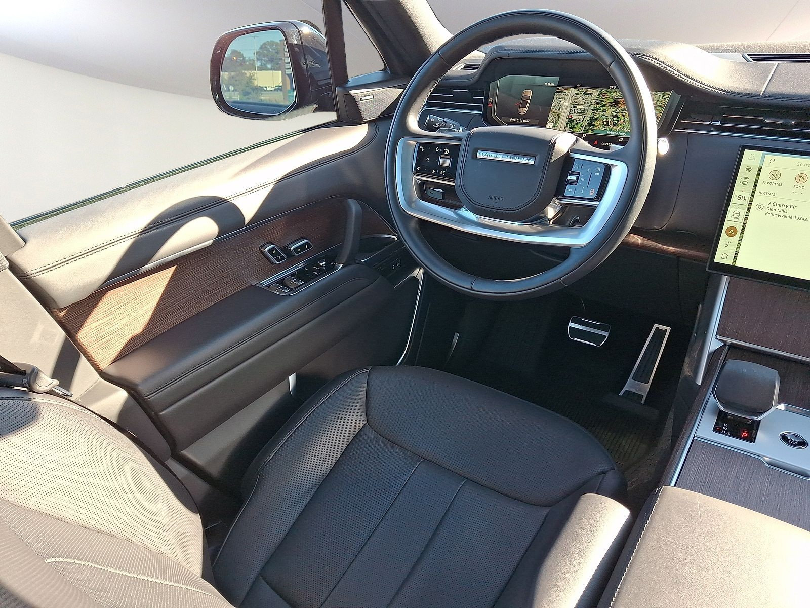 Certified 2025 Land Rover Range Rover SE AWD/4WD image 8