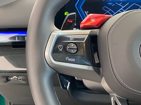 Used 2026 BMW M5 w/ Executive Package image 18