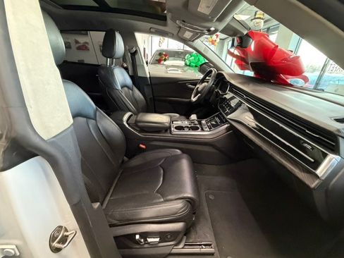 Used 2020 Audi Q8 Prestige w/ Prestige Package image 40