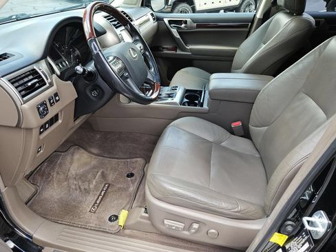 Used 2016 Lexus GX 460 w/ Premium Package AWD/4WD image 14