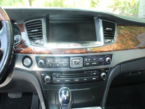 Used 2014 Hyundai Equus Signature image 17