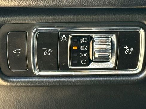 Used 2023 Lincoln Aviator AWD w/ Premium Package image 24