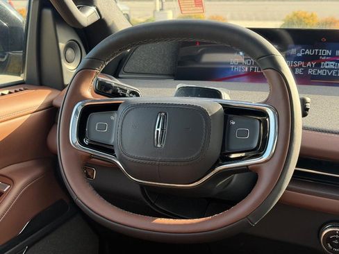 New 2025 Lincoln Navigator Reserve image 9