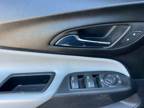 Used 2022 Chevrolet Equinox LS w/ LPO, Floor Liner Package AWD/4WD image 11