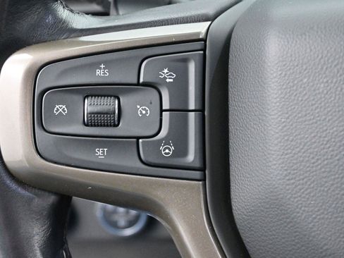 Used 2022 Chevrolet Silverado 1500 High Country w/ Technology Package image 18