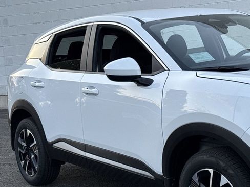 New 2025 Nissan Kicks SV image 4