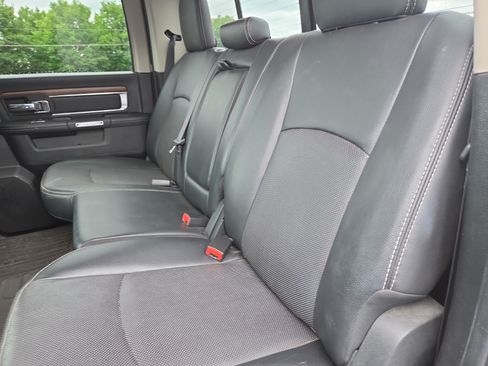 Used 2017 RAM 1500 Laramie w/ Convenience Group AWD/4WD image 10
