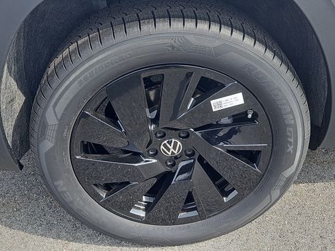 New 2026 Volkswagen Atlas SE image 3