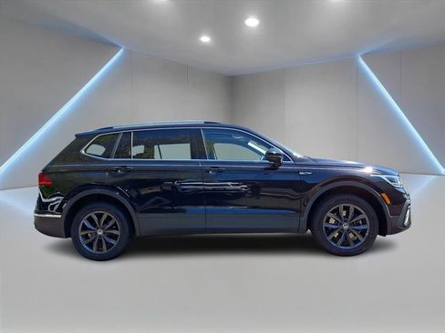 Certified 2023 Volkswagen Tiguan SE FWD image 4