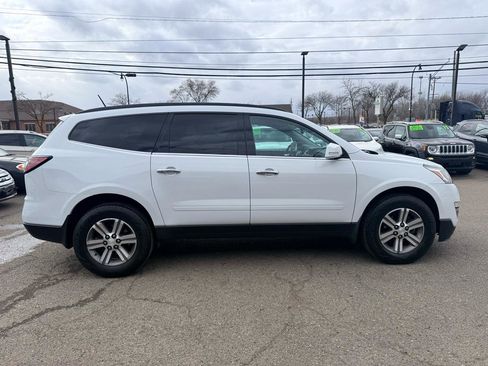 Used 2017 Chevrolet Traverse LT image 8