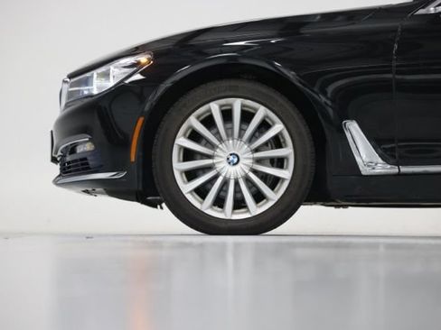 Used 2017 BMW 740i xDrive AWD/4WD image 8