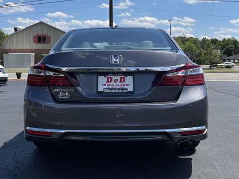 Used 2017 Honda Accord EX-L image 24