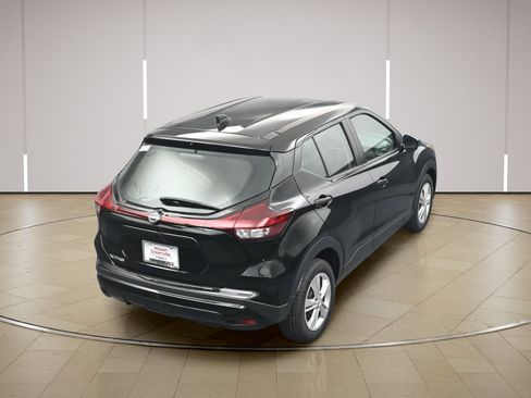 Used 2025 Nissan Kicks Play S FWD image 31
