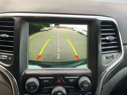 Used 2018 Jeep Grand Cherokee Altitude AWD/4WD image 24