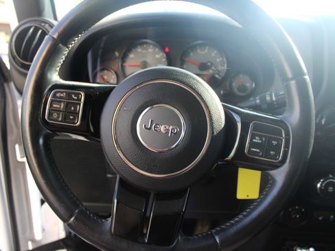 Used 2017 Jeep Wrangler Unlimited Sahara image 24