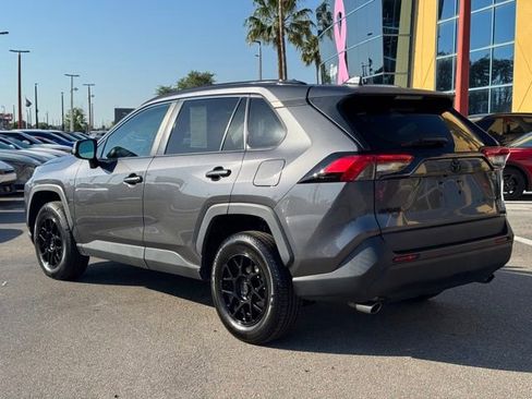 Used 2021 Toyota RAV4 XLE w/ Convenience Package image 2