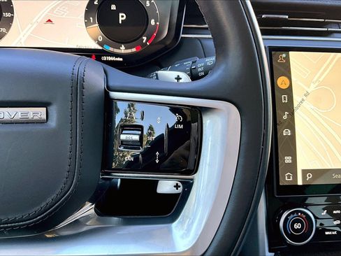 Used 2023 Land Rover Range Rover SE image 24