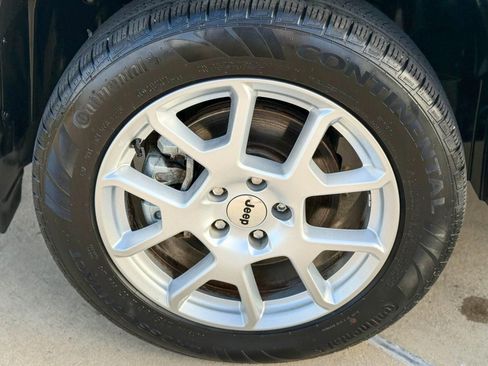 Certified 2023 Jeep Renegade Limited image 12