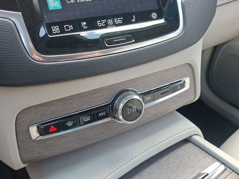 Certified 2023 Volvo XC90 B5 Plus w/ Protection Package Premier image 16