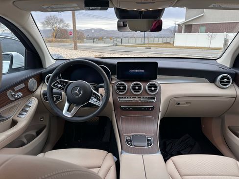 Used 2023 Mercedes-Benz GLC 300 4MATIC Coupe image 3