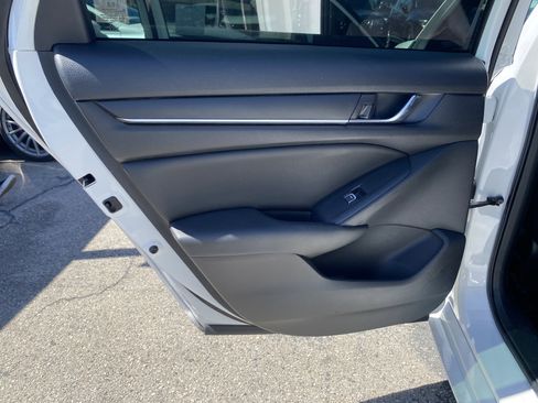 Used 2019 Honda Accord Sport image 17