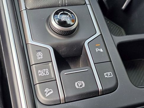 Used 2025 Kia Sorento S image 28