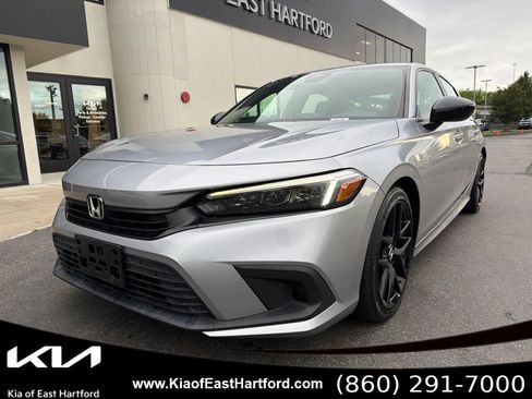 Used 2023 Honda Civic Sport image 3