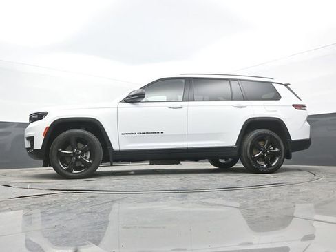 Used 2023 Jeep Grand Cherokee L Laredo image 55