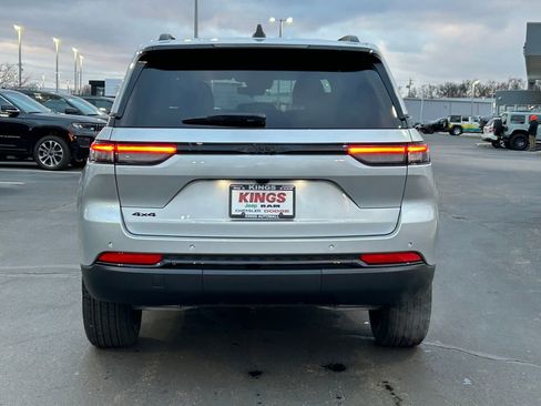 New 2025 Jeep Grand Cherokee 4WD image 6