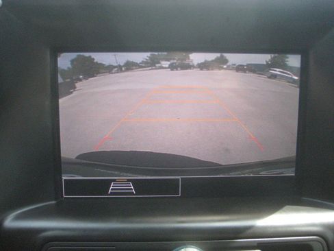 Used 2022 GMC Terrain SLE w/ Driver Convenience Package FWD image 24