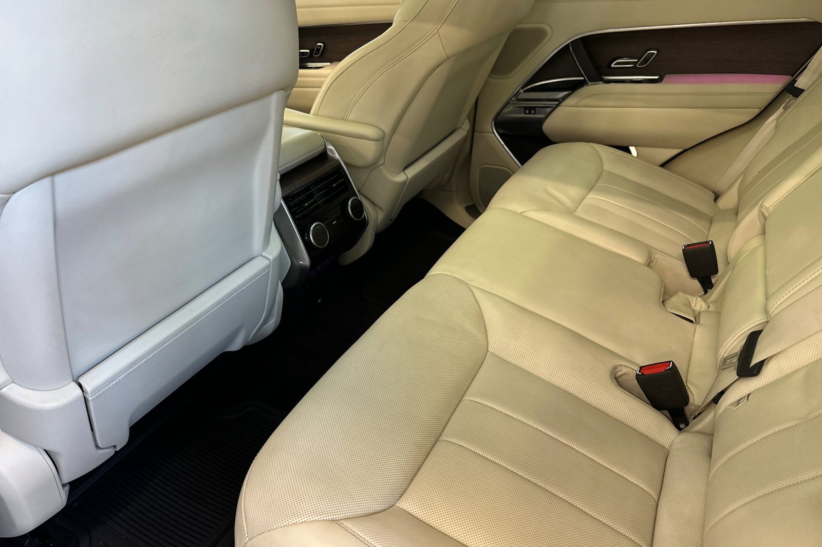 Used 2023 Land Rover Range Rover SE AWD/4WD image 27