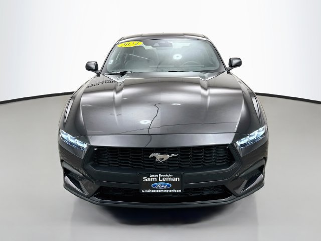 Used 2024 Ford Mustang Coupe RWD image 2