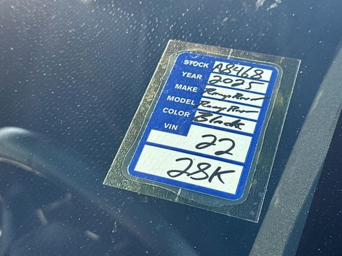 Used 2025 Land Rover Range Rover Velar Dynamic SE image 27