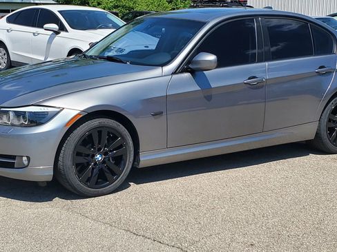 Used 2011 BMW 335i xDrive Sedan image 8