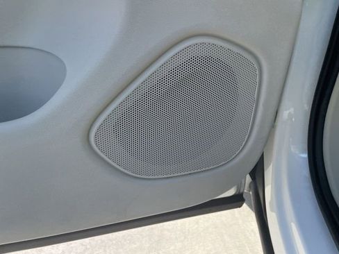 Used 2019 Volvo XC60 T5 Momentum w/ Premium Package image 24