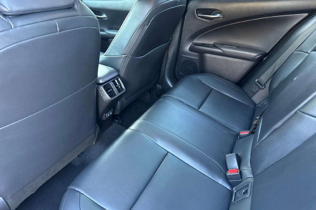 Used 2024 Lexus UX 250h FWD image 13