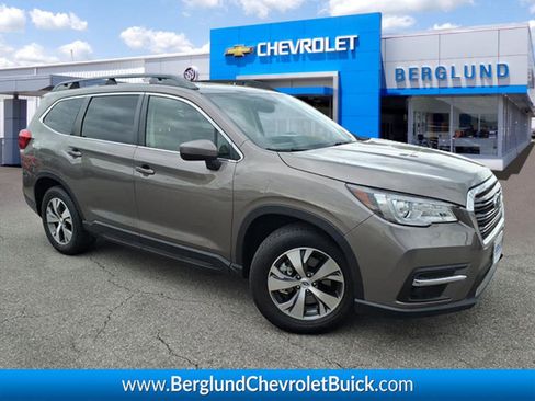 Used 2022 Subaru Ascent Premium w/ Convenience Package AWD/4WD image 1