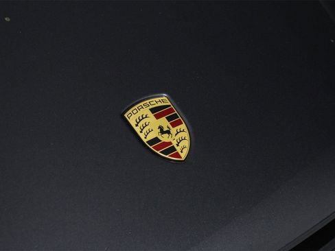 Used 2025 Porsche Macan image 29