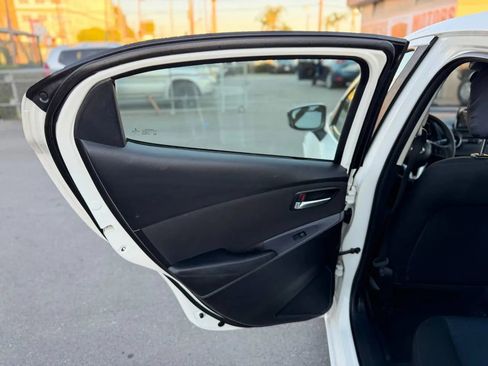 Used 2017 Toyota Yaris iA image 21