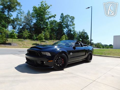 Used 2014 Ford Mustang Shelby GT500 w/ Equipment Group 821A image 2