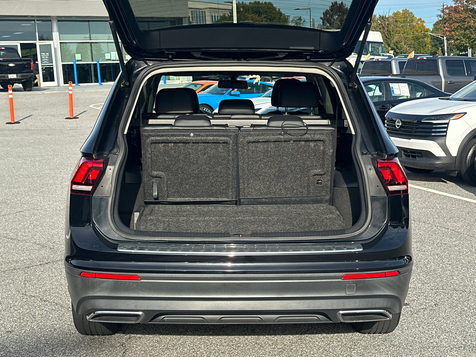 Used 2019 Volkswagen Tiguan SEL FWD image 18