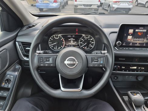 Used 2024 Nissan Rogue SV AWD/4WD image 27