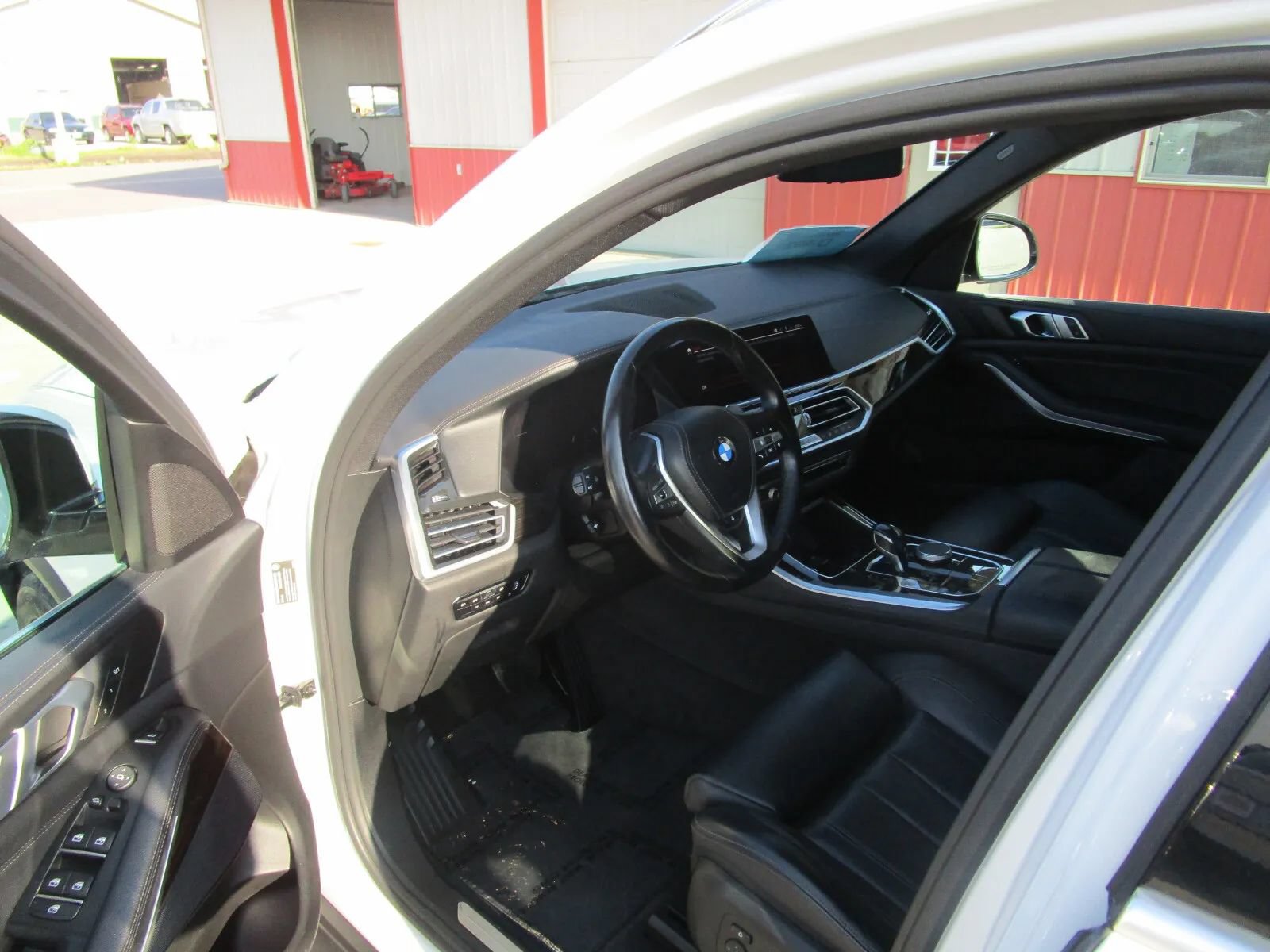 Used 2020 BMW X5 xDrive40i w/ Convenience Package AWD/4WD image 10