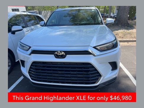 Used 2025 Toyota Grand Highlander AWD image 1